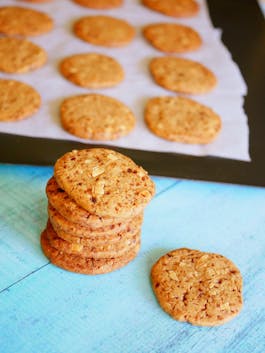 Almond Thins Fotor