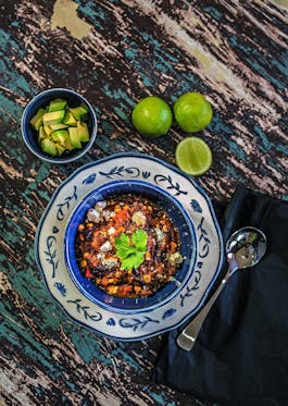 Black Bean and Quinoa Chili Con Carne