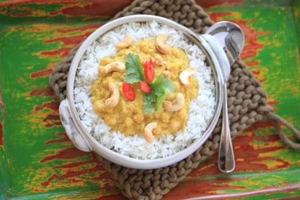 Chick Pea And Cashew Nut Curry