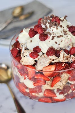 Chocolate Eton Mess 1