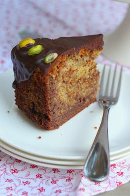 Chocolate-Pistachio-Cake-slice-1