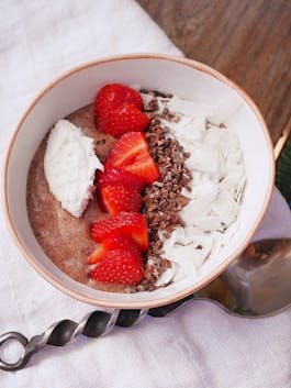 Coconut Cacao Soothie Bowl P TENINA