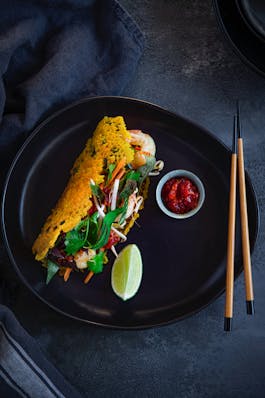 Crispy Tumeric Crepes with Prawns comp