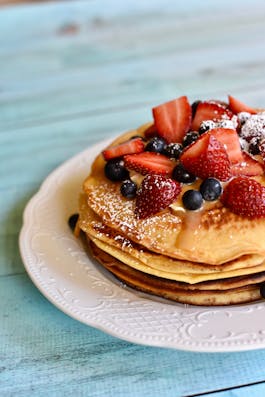 Fluffy Pancakes with Maple Butter Sauce Portrait 1