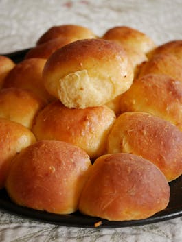 Garlic Brown Butter Pull Apart Rolls P