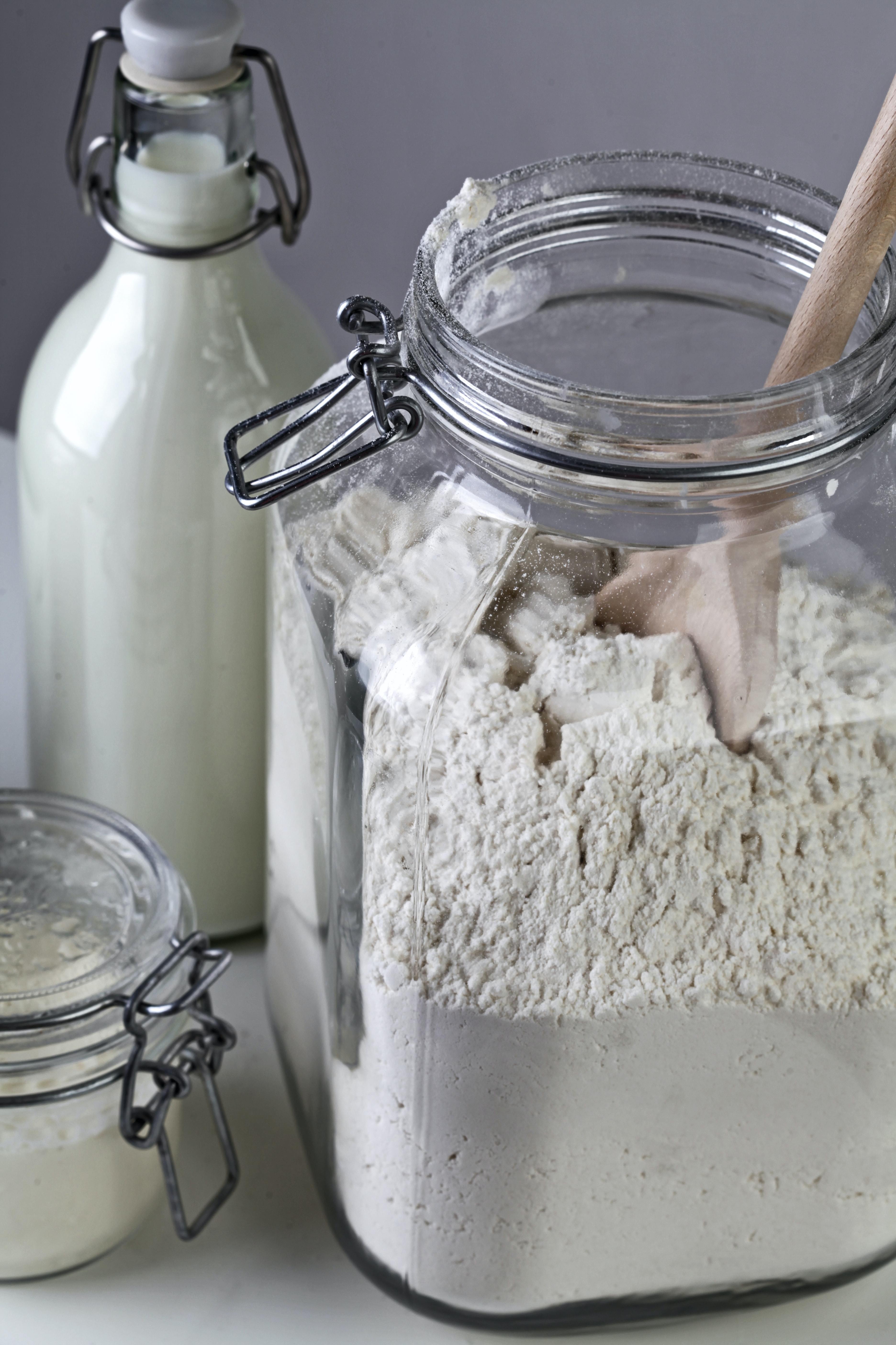 Easy Cake Flour Substitute (Two Ingredients) – Sugar Geek Show