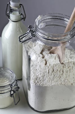 Homemade cake flour