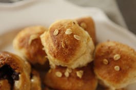 Honey Oat Dinner Rolls