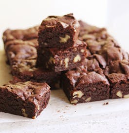 Mocha Walnut Butter Brownies Fotor