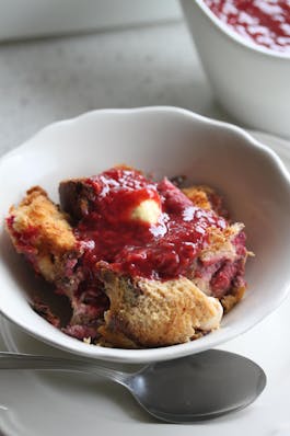 Overnight-Raspberry-French-Toast