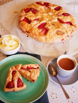 Pink Champagne Strawberry Scones P Fotor