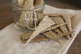 Quinoa And Spelt Crackers 1