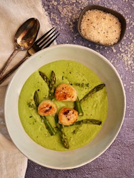 Sauteed Scallops with Pea Puree and MR Truffle Salt