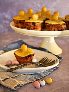 Simnel Cupcakes P TENINA