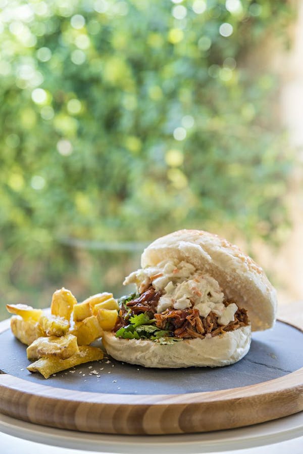 Slow-cooked-pulled-pork-buns