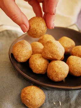 Snickerdoodle Gold Protein Balls P TENINA