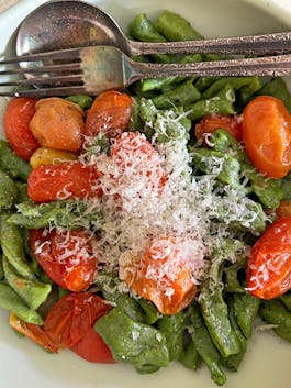 Spinach Pasta with roasted cherry tomatoes CU