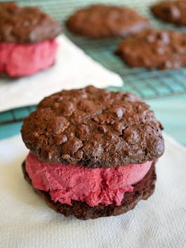 Strawberry Choc Ice Cream Sandwich Fotor