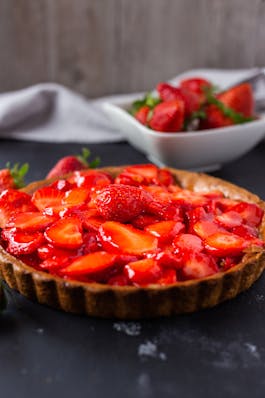 Strawberry White Choc Mousse Pie