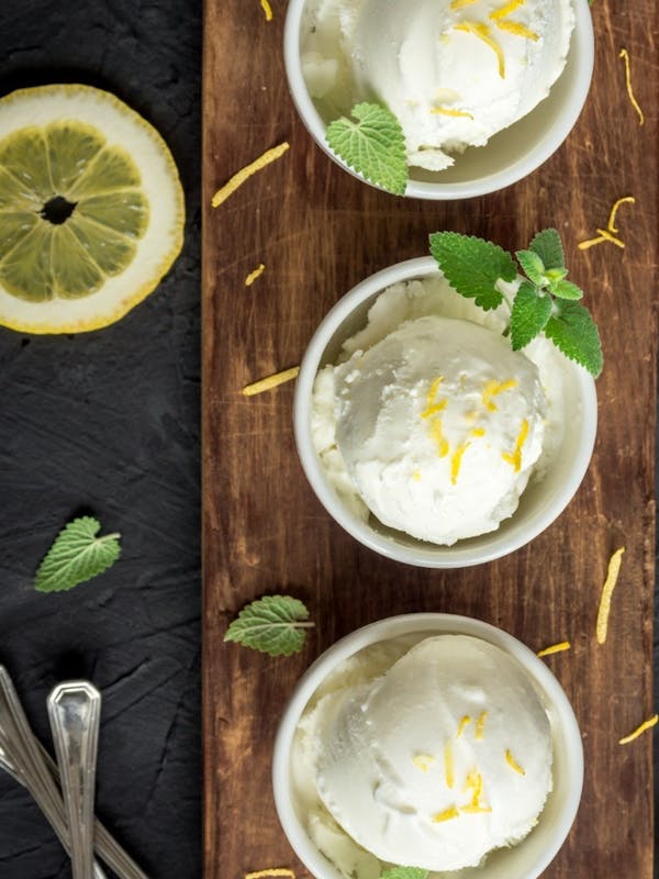 https://tenina.imgix.net/uploads/recipe-images/Vanilla-Coconut-Lemon-Sorbet.jpg?w=600&fit=max&auto=compress