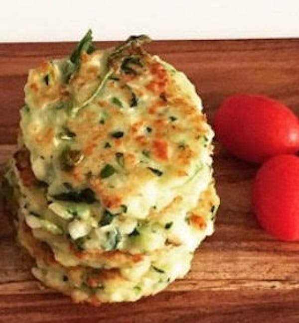 Zucchini-Haloumi-Fritters-ThermoWife